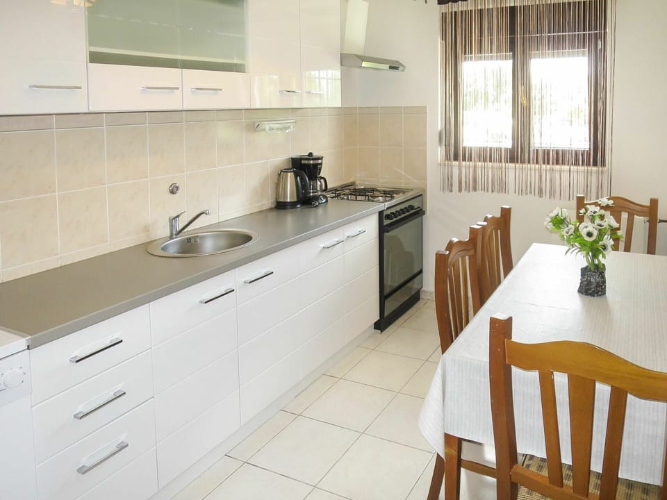 Cabinetry, Countertop, Sink, Furniture, Kitchen Sink, Tap, Building, Chair, Kitchen, Wood