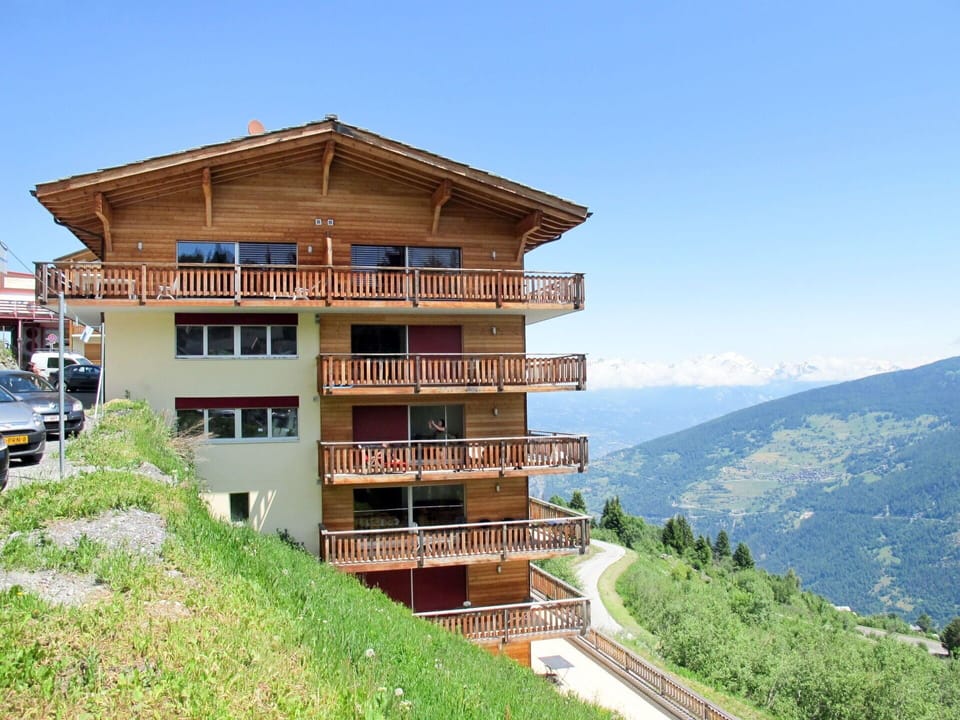 Property, Building, House, Hill Station, Architecture, Real Estate, Apartment, Mountain, Mountain Range, Home
