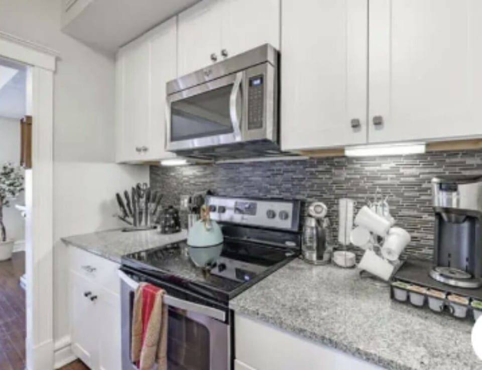 Kitchen with stainless steel appliances 