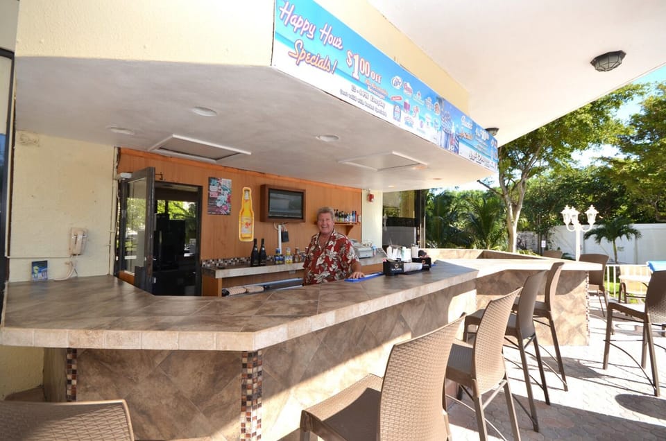 Poolside Bar