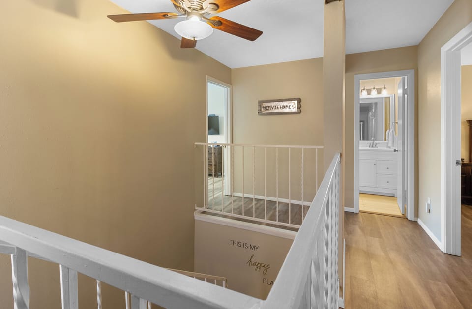 Irvie Homes - Hallway