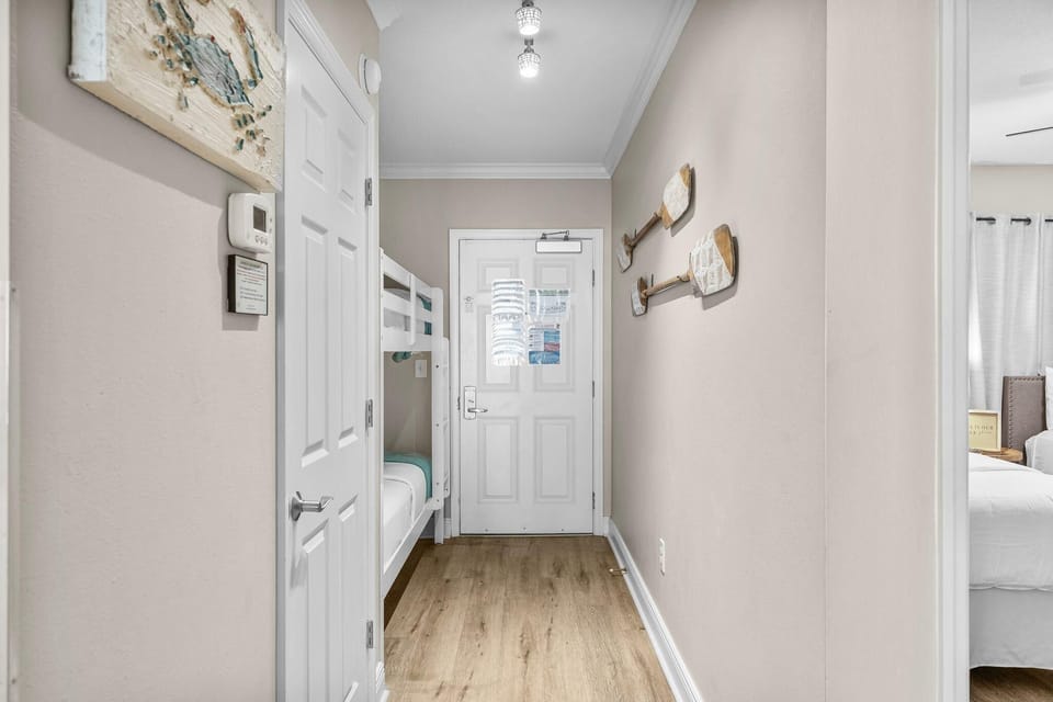 Entry/Sleeping Alcove