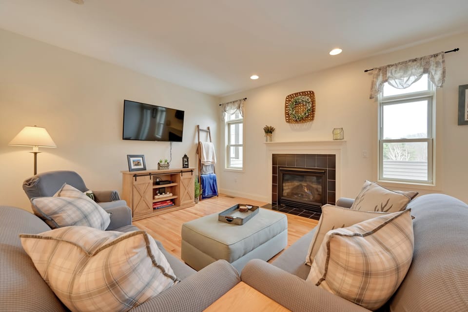 Quechee Vacation Rental | 2BR | 2.5BA | 1,339 Sq Ft | Stairs Required