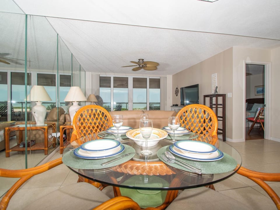 Dining Room with seating for 4