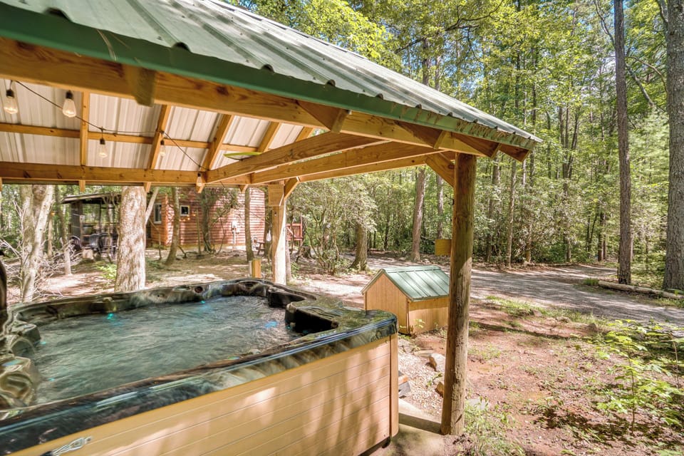 Sautee Nacoochee Vacation Rental | 3BR | 2BA | Stairs Required | 1,908 Sq Ft