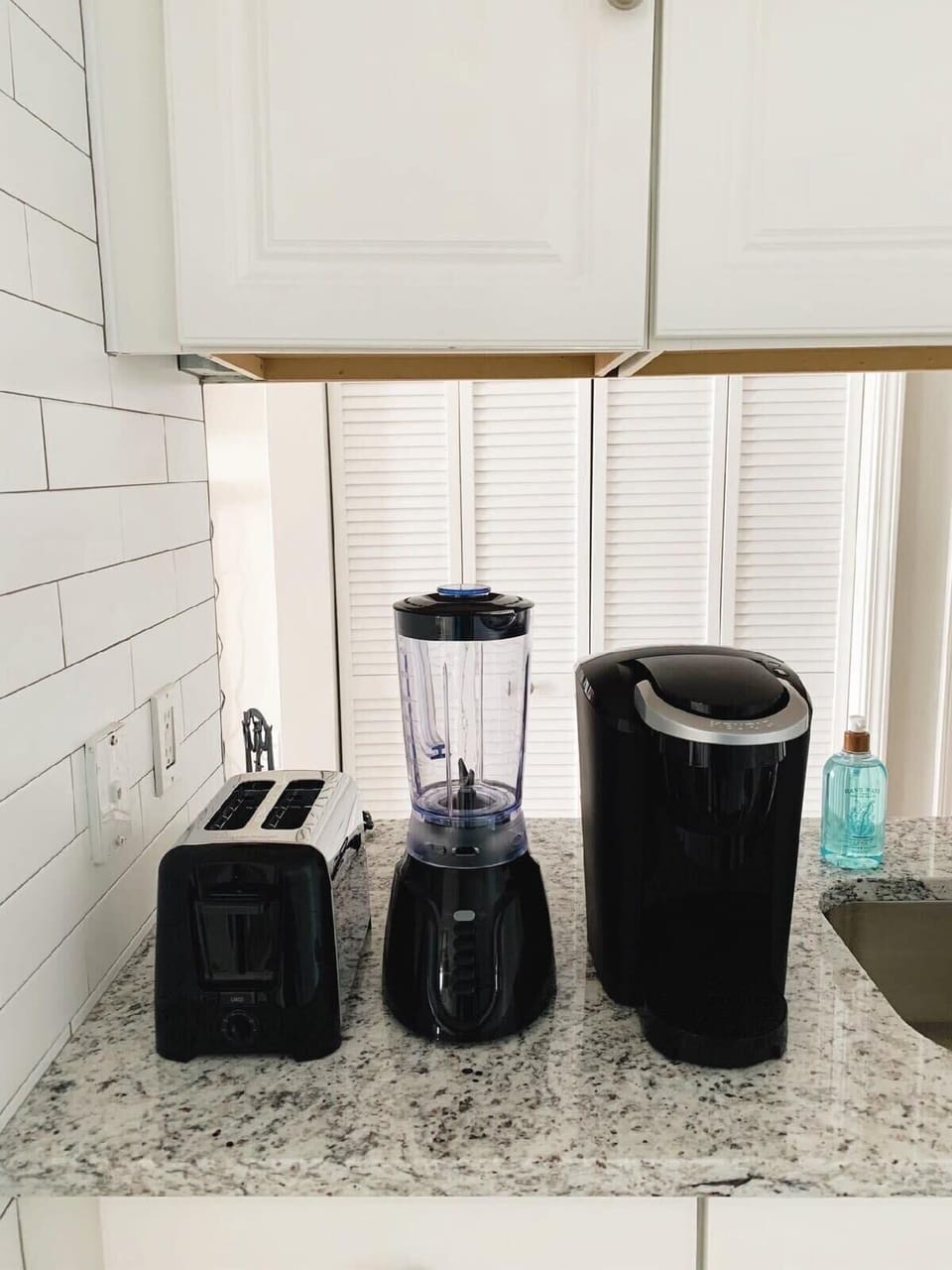 Amenities! Keurig Coffee Maker!