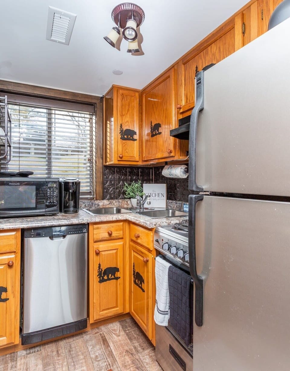 Stainless Steel Appliances And An Awesome Kitchen!