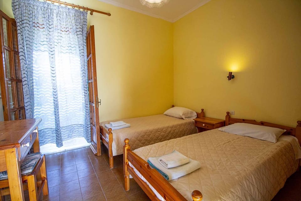 Tzoras Studio 3 Roda Corfu - Bedroom