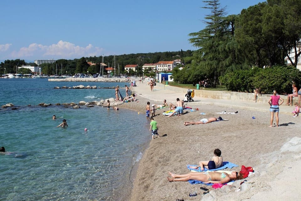 Nearby beaches