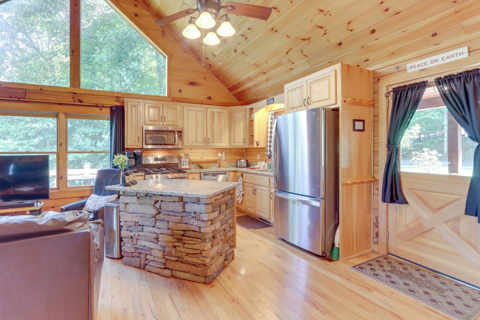Fully Equipped Kitchen | Keurig Coffee Maker