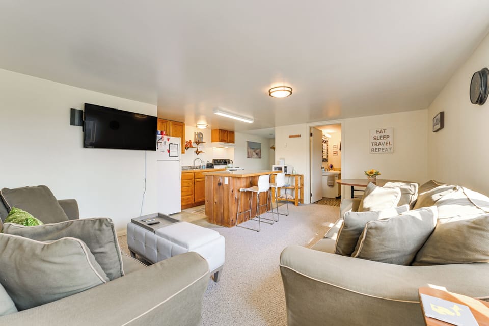 St. Ignace Vacation Rental | 1BR | 1BA | 1,200 Sq Ft | Stairs Required