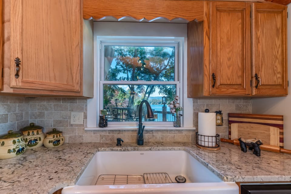 Farmhouse sink