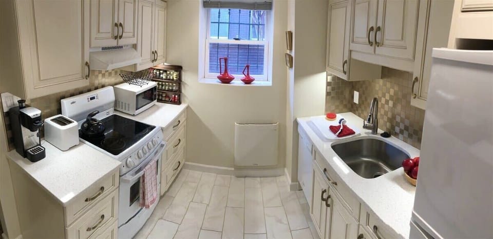 Birdseye view of kitchen