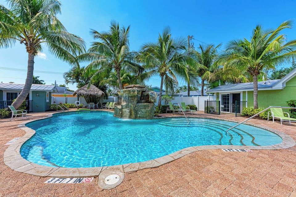 Blue Lagoon 5 Pool (1)