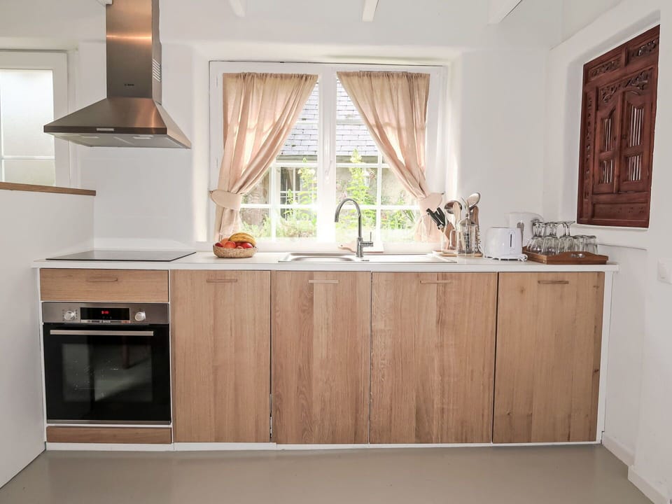 Cabinetry, Countertop, Property, Window, Kitchen, Wood, Interior Design, Lighting, Floor