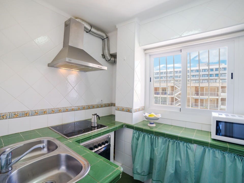 Room, Property, Countertop, Interior Design, Furniture, Kitchen, Building, Real Estate, House, Bathroom