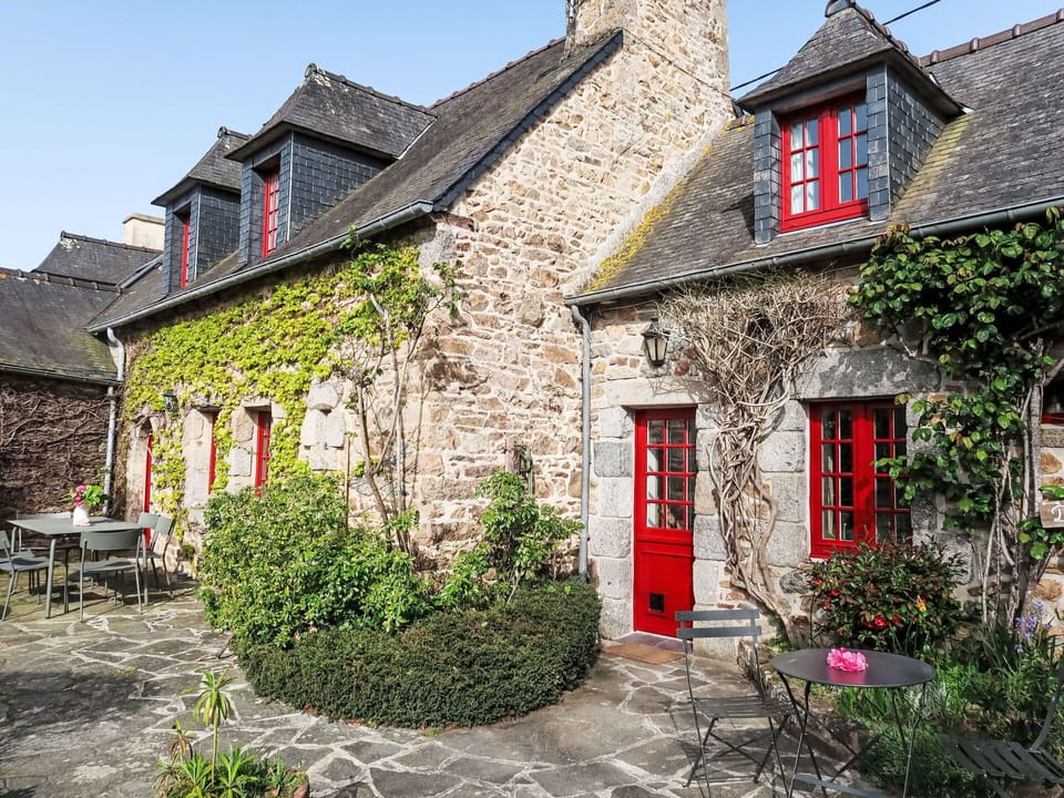 House, Shrub, Cottage, Roof, Door, Spring, Garden, Farmhouse, Chimney, Estate