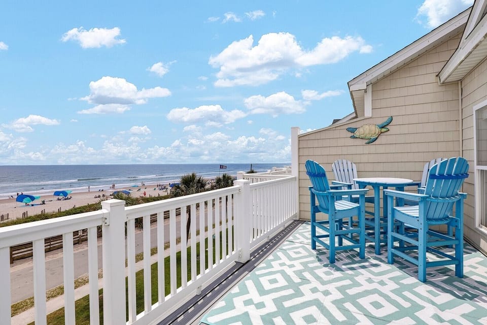 Upper Oceanfront Deck (2)