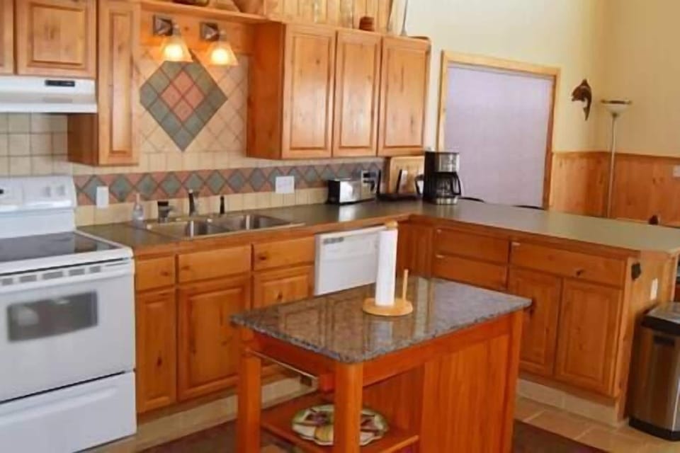 Kitchen (1)