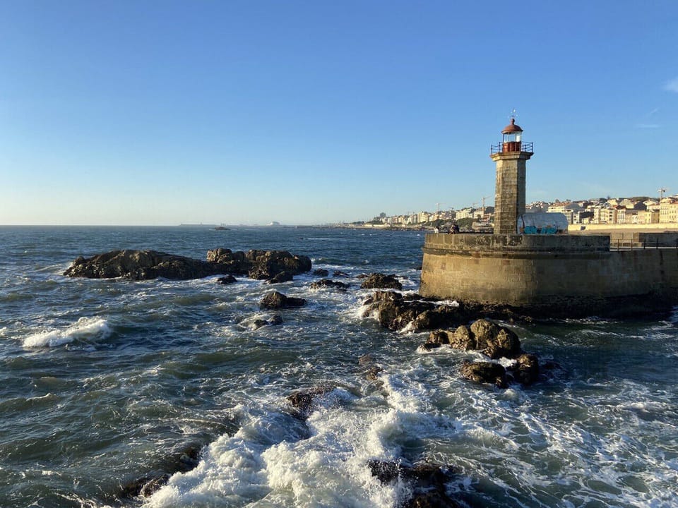 Matosinhos Beach - 57 min. by bus