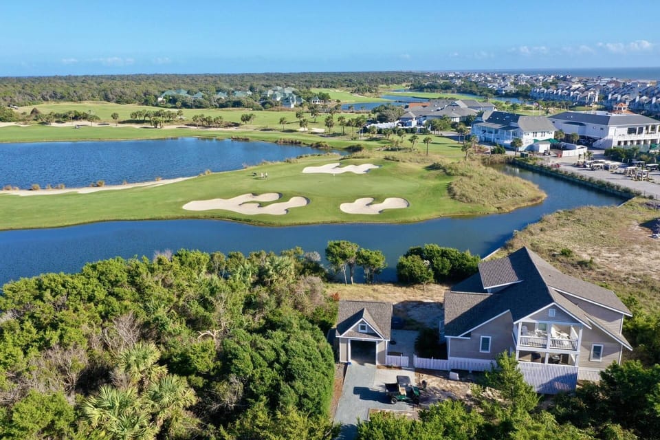 Blackbeard's Return is right beside the golf course and Bald Head Island Club. You have access to purchase the club and to play golf at this property