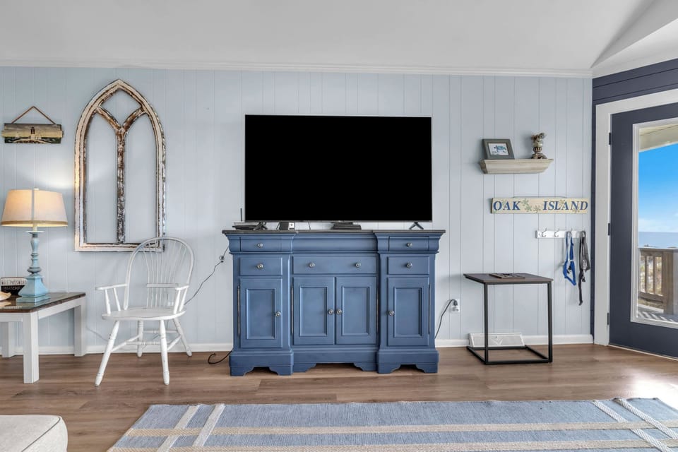 Living Area - South
