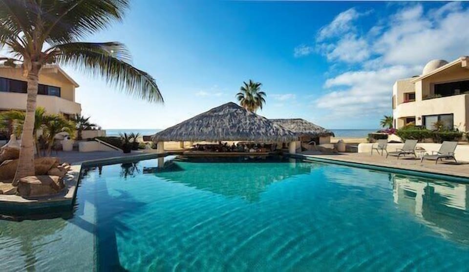 Palapa bar and pool