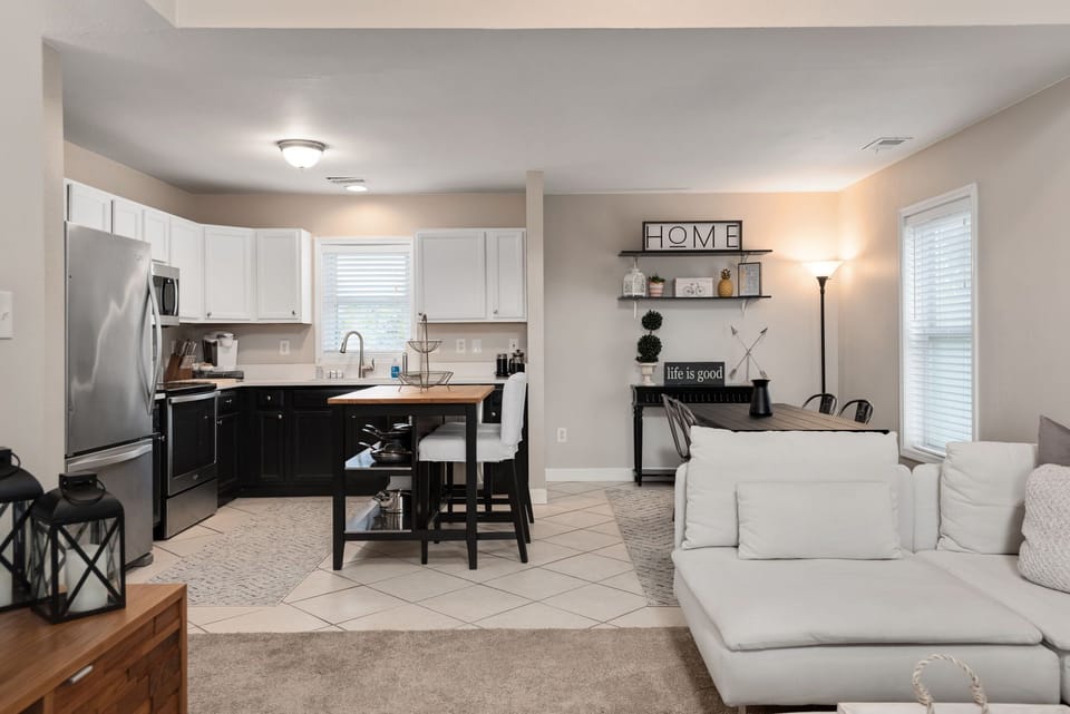 Kitchen With Quartz Counters