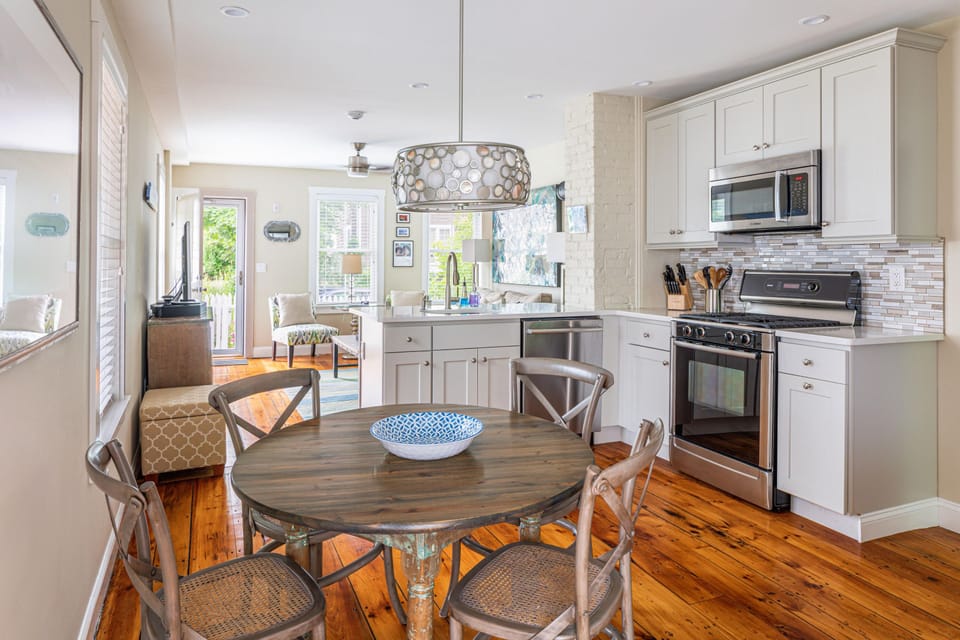 Dining area in kitchen