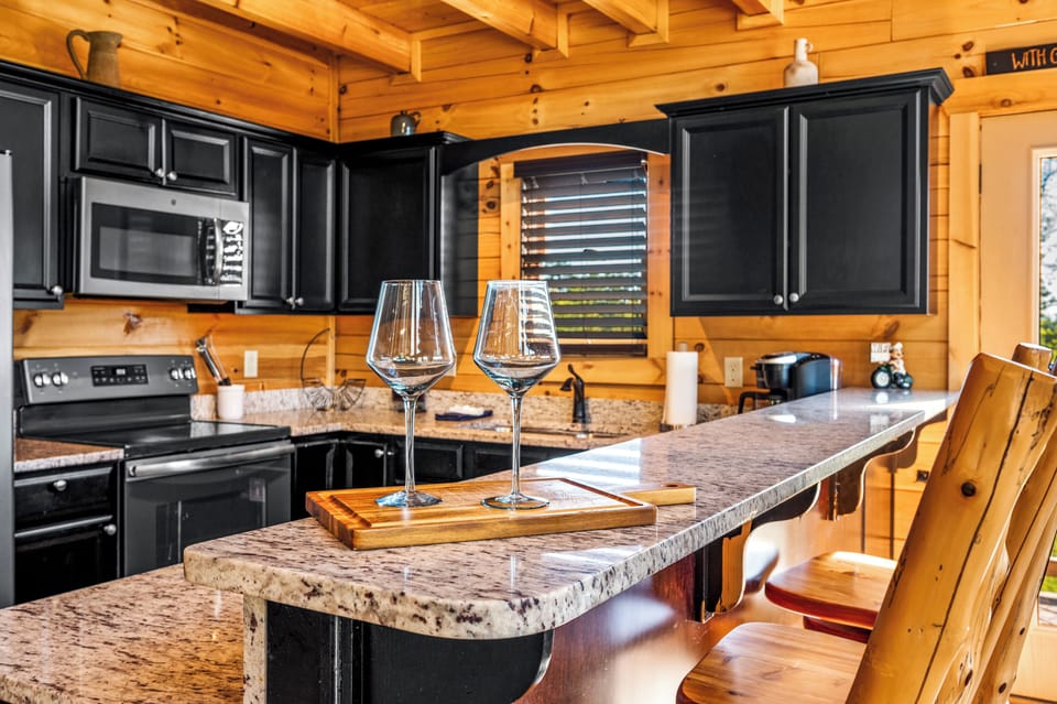 Nothin' But a Good Time - 4 Bedroom Family Lodge