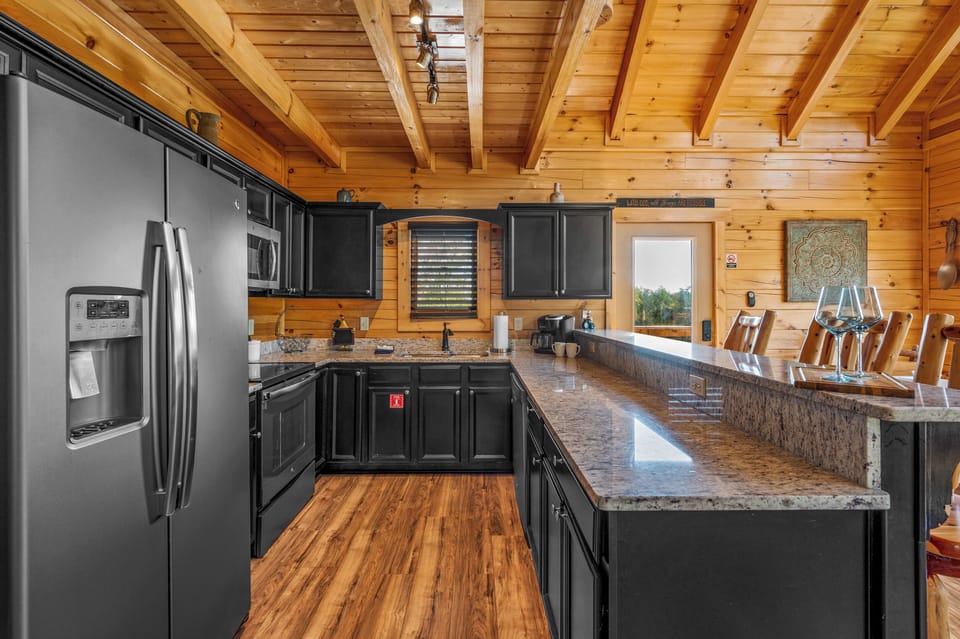 Nothin' But a Good Time - 4 Bedroom Family Lodge