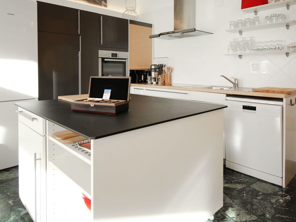 Countertop, Cabinetry, Property, Kitchen, Kitchen Stove, Kitchen Appliance, Product, Home Appliance, Wood, Interior Design