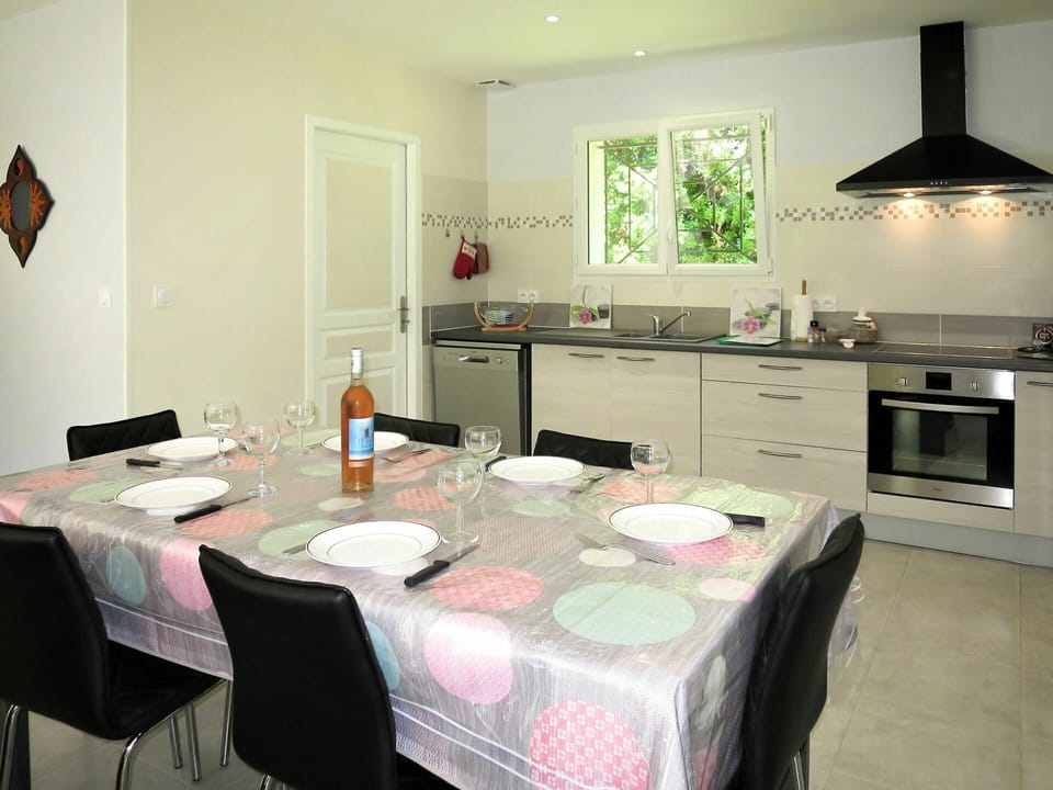 Cabinetry, Furniture, Countertop, Property, Table, Kitchen Sink, Drawer, Chair, Sink, Kitchen Stove