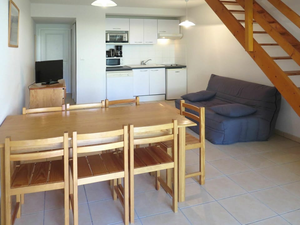 Table, Furniture, Wood, Interior Design, Flooring, Floor, Living Room, House, Hardwood, Building