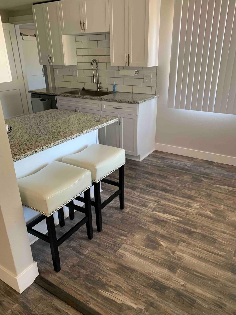 Kitchen
Breakfast Bar