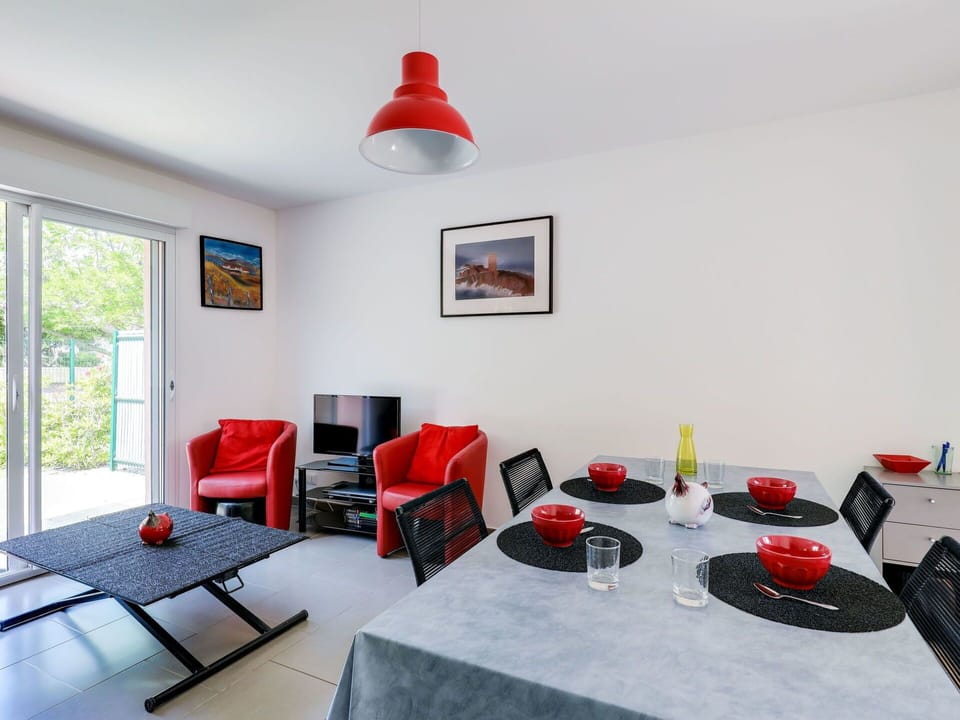 Room, Red, Property, Interior Design, Furniture, Table, Building, House, Living Room, Real Estate