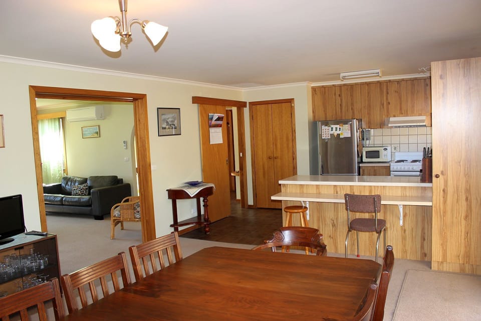 Kitchen dining area