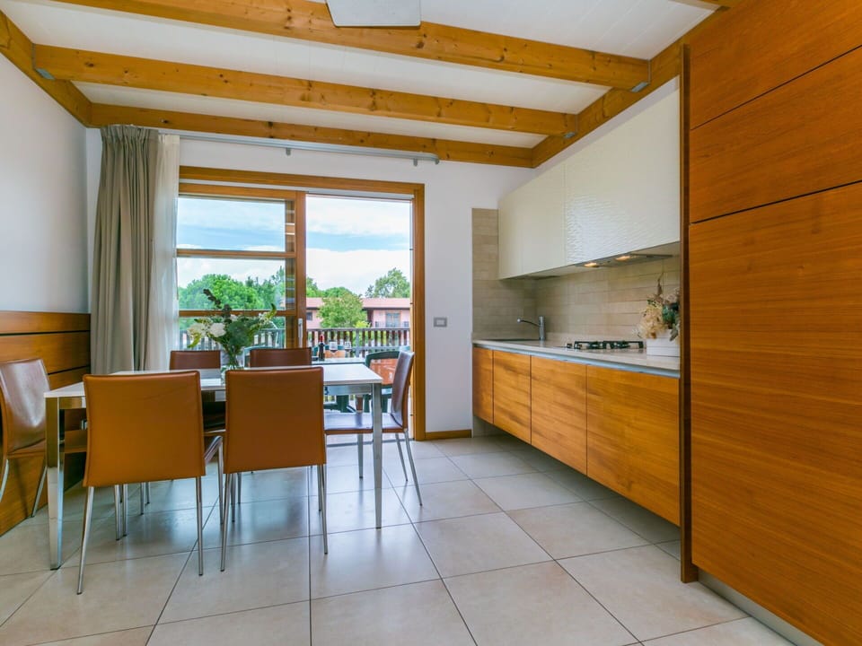 Wood, Lighting, Interior Design, Flooring, Floor, Living Room, Real Estate, Hardwood, Table, Beam