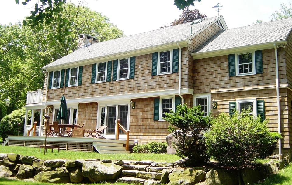 3 Decks, outside seating for six, 4-burner propane grill, and seafood boiler