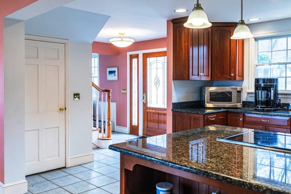 Foyer Access to Kitchen