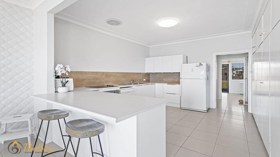 Kitchen with Breakfast Bar