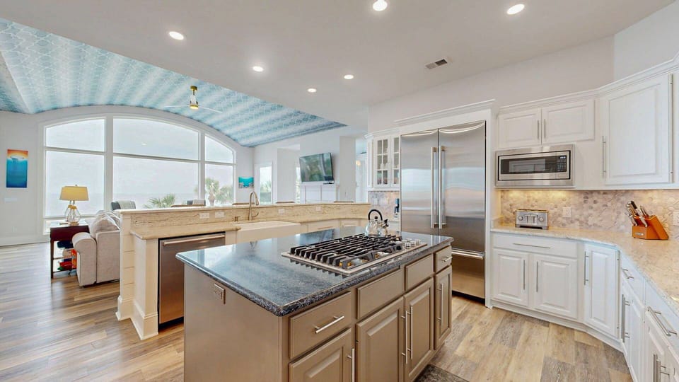 Fully Stocked Kitchen