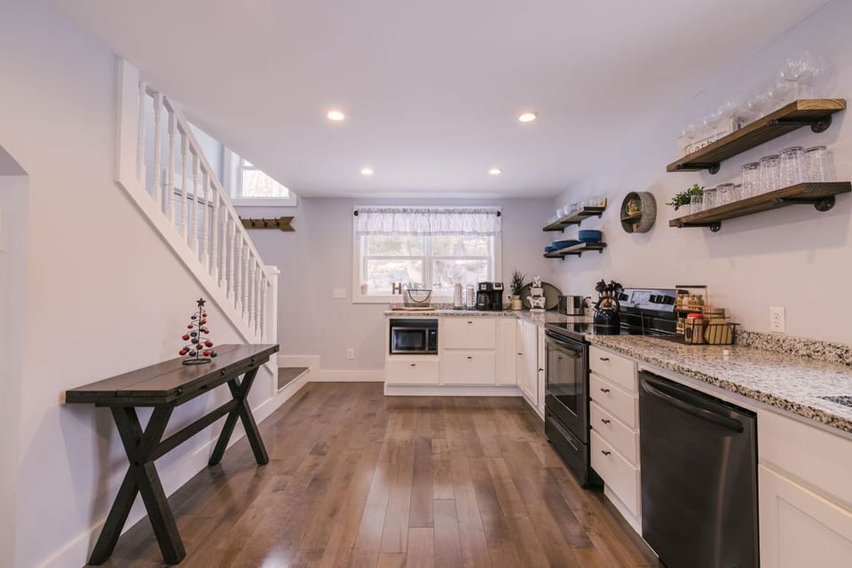 Open, fully equipped kitchen