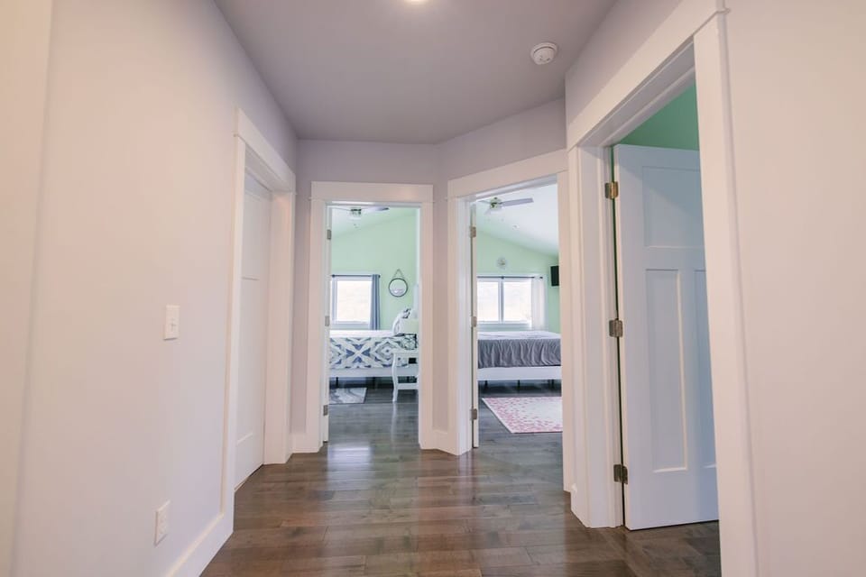 Landing for 4 bedrooms and bath