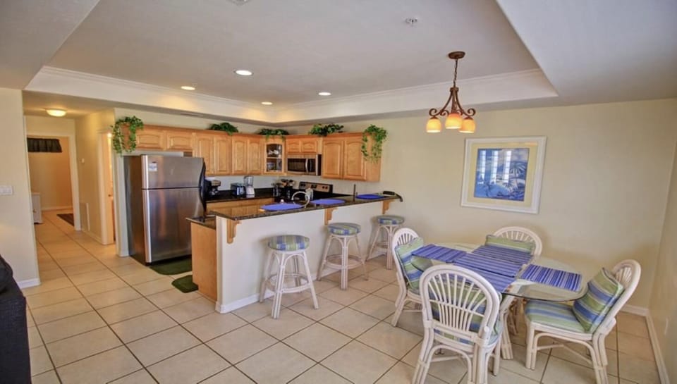 7 seats in dining and bar area.