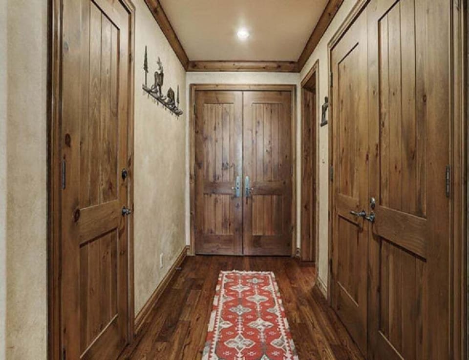 Hallway - Elkhorn Lodge at Beaver Creek