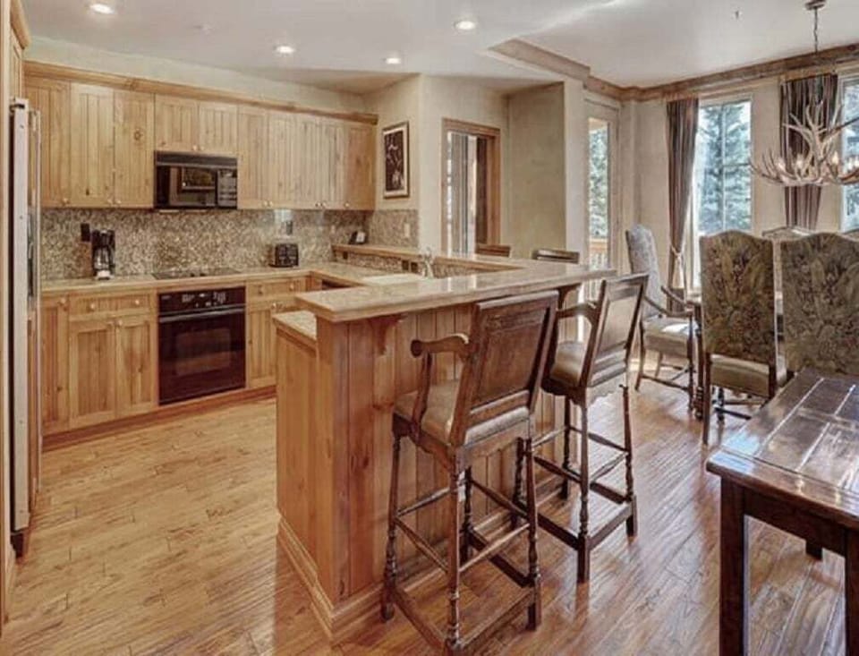 Kitchen - Elkhorn Lodge at Beaver Creek