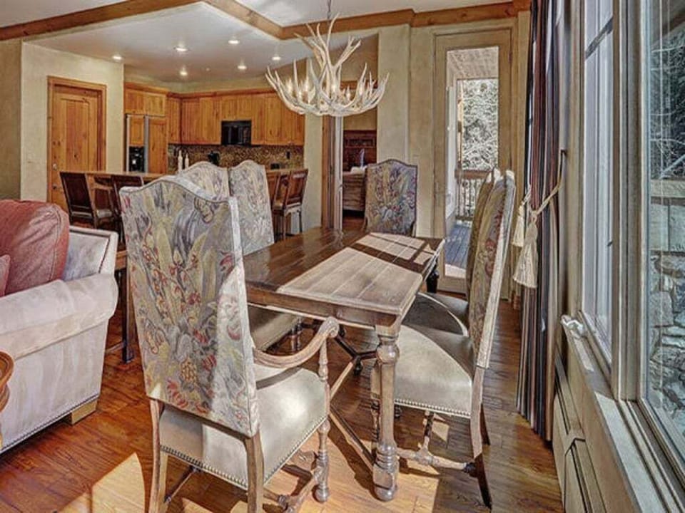 Dining Area - Elkhorn Lodge at Beaver Creek