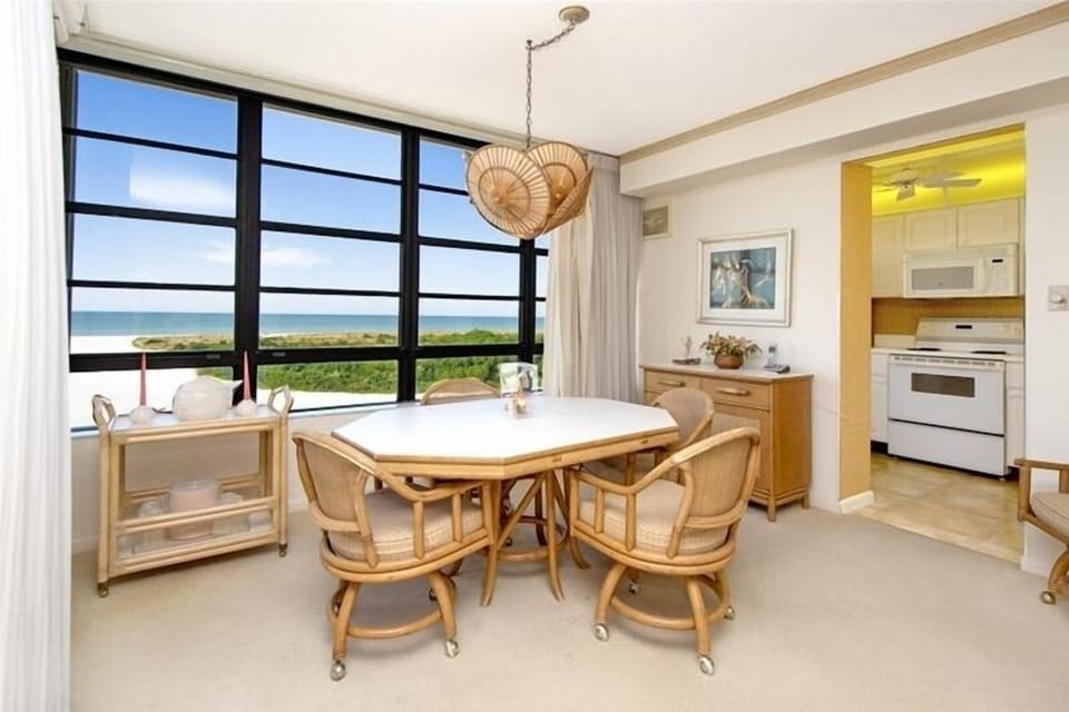 Dining Table with Gulf Views