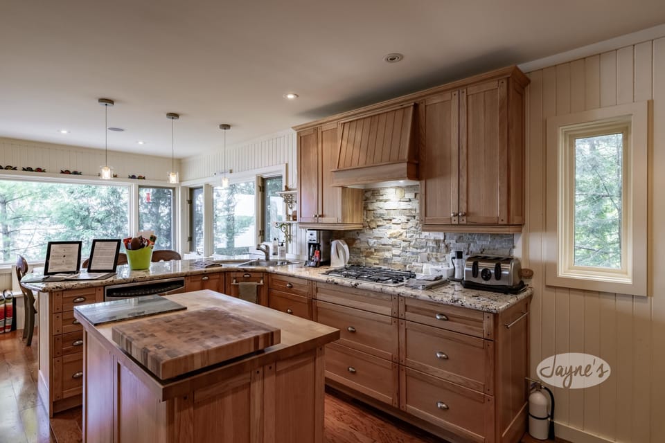 Kitchen &amp; Bar Seating